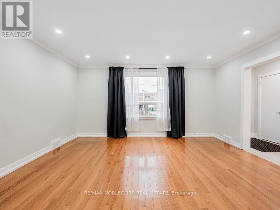 79 Brookhaven Drive, Toronto, Ontario  M6M 4N9 - Photo 20 - W12807794