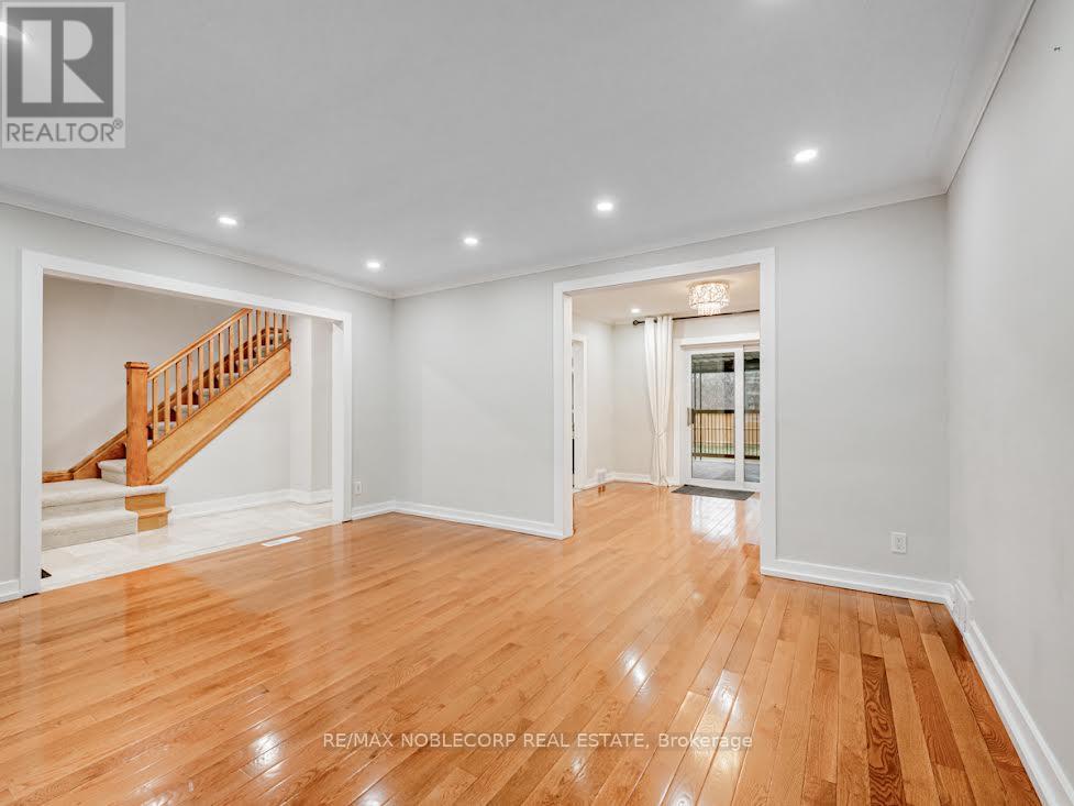 79 Brookhaven Drive, Toronto, Ontario  M6M 4N9 - Photo 23 - W12807794