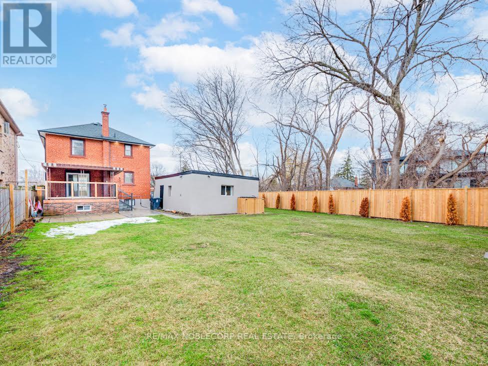 79 Brookhaven Drive, Toronto, Ontario  M6M 4N9 - Photo 33 - W12807794