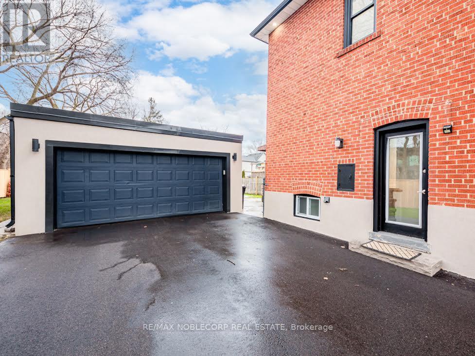 79 Brookhaven Drive, Toronto, Ontario  M6M 4N9 - Photo 36 - W12807794