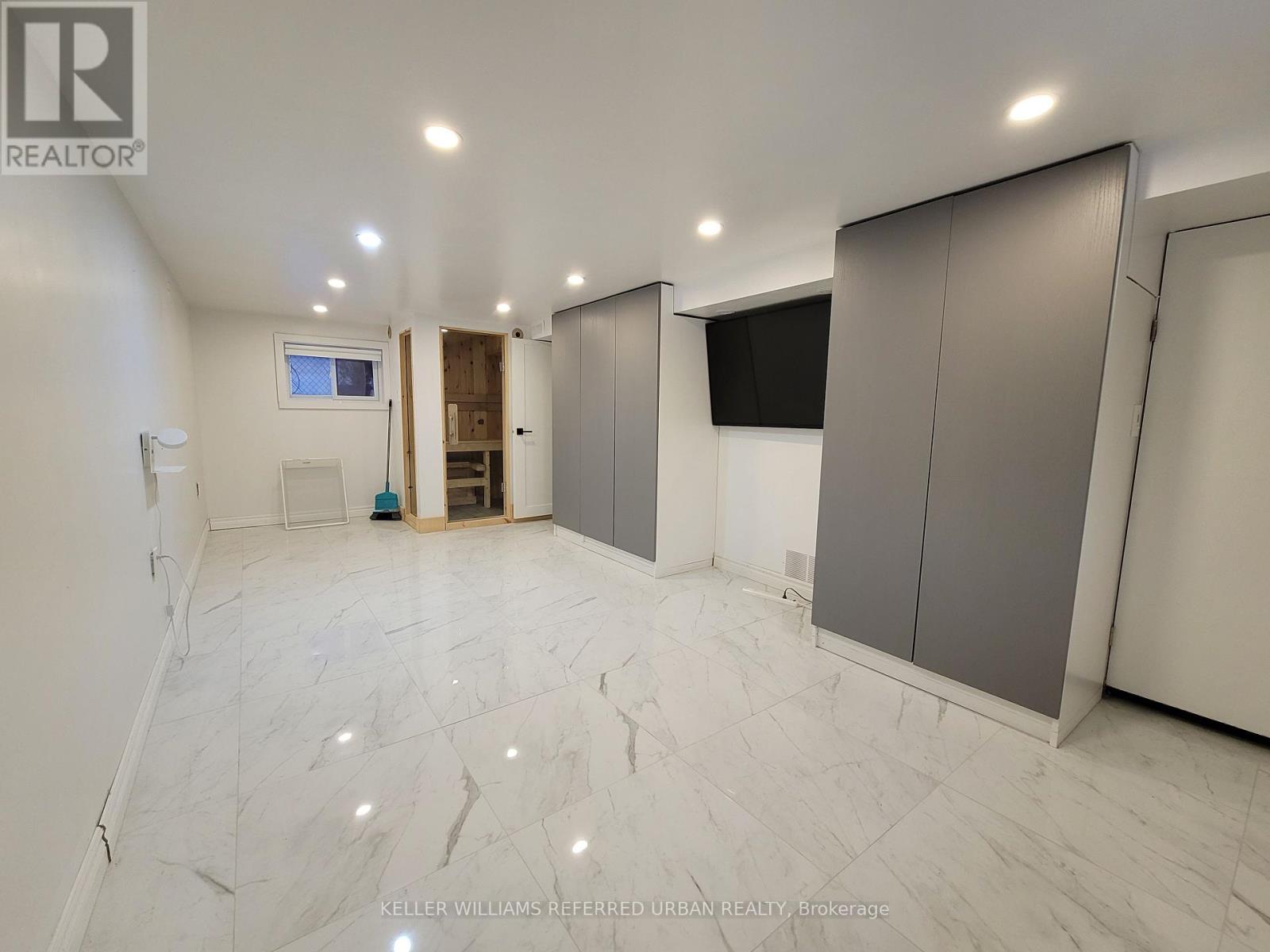 1 - 84 Foch Avenue, Toronto, Ontario  M8W 3X6 - Photo 10 - W12807796