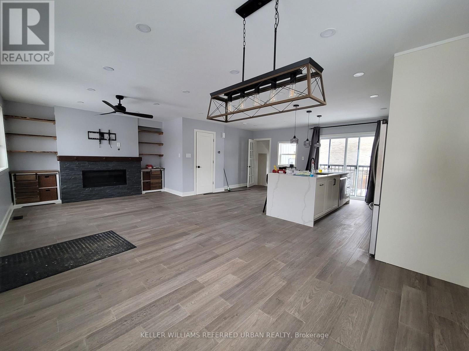 1 - 84 Foch Avenue, Toronto, Ontario  M8W 3X6 - Photo 3 - W12807796