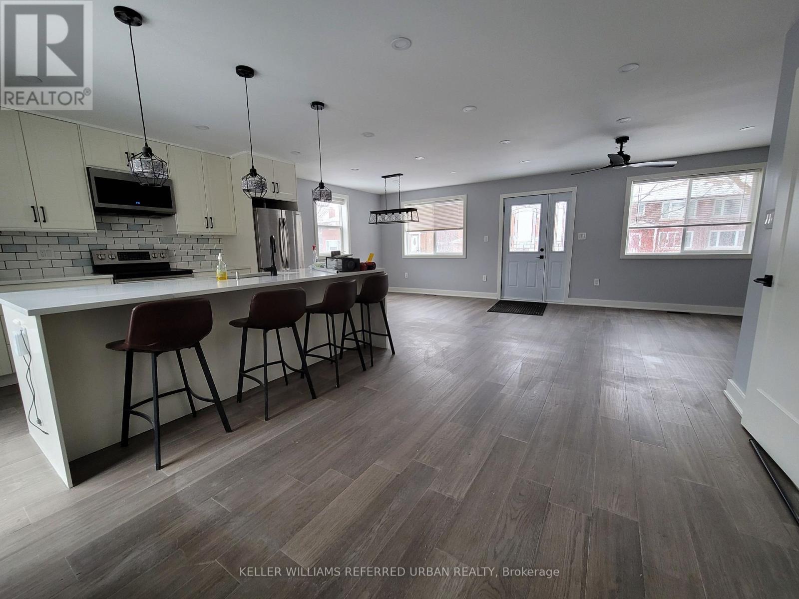 1 - 84 Foch Avenue, Toronto, Ontario  M8W 3X6 - Photo 5 - W12807796