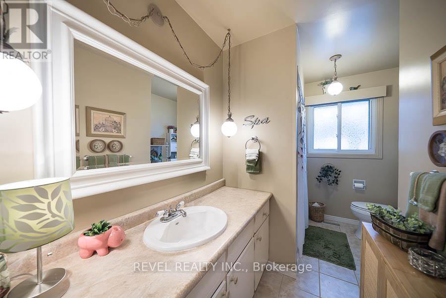 17 Crabapple Court, Brantford, Ontario  N3R 5X8 - Photo 12 - X12807640