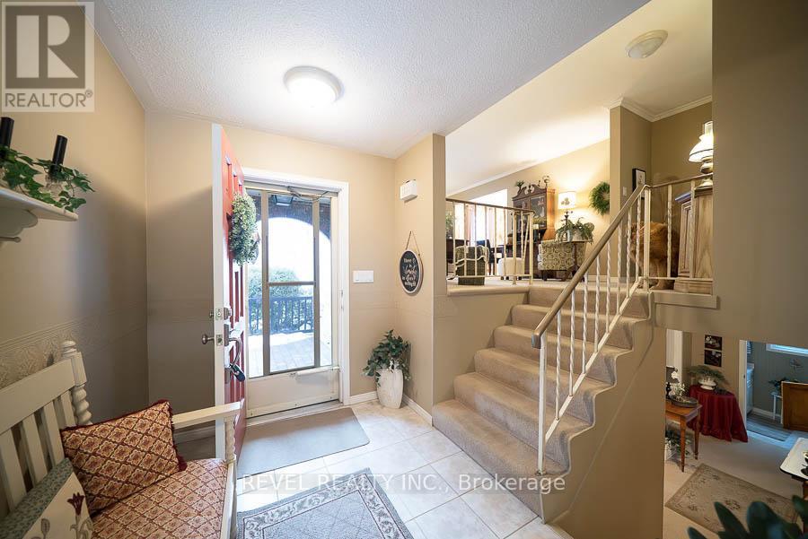 17 Crabapple Court, Brantford, Ontario  N3R 5X8 - Photo 4 - X12807640