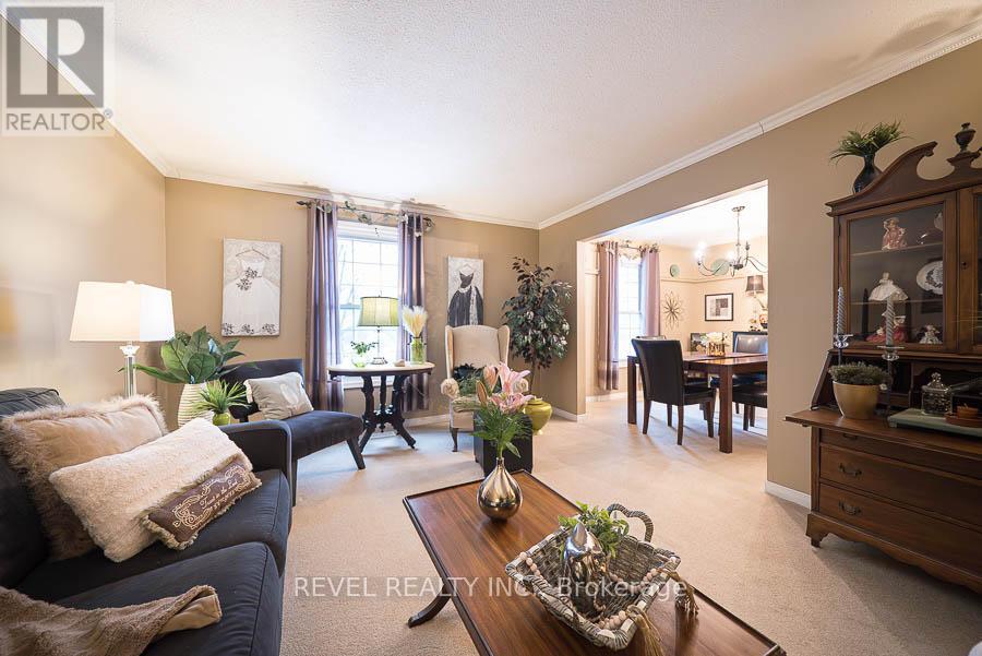 17 Crabapple Court, Brantford, Ontario  N3R 5X8 - Photo 8 - X12807640