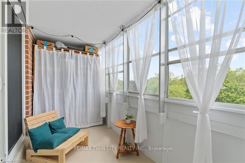 225 Harvard Place E, Waterloo, Ontario  N2J 4H4 - Photo 21 - X12807668