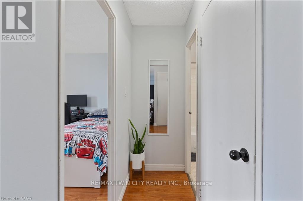 225 Harvard Place E, Waterloo, Ontario  N2J 4H4 - Photo 31 - X12807668