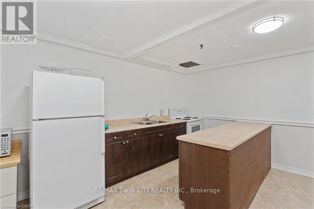 225 Harvard Place E, Waterloo, Ontario  N2J 4H4 - Photo 41 - X12807668