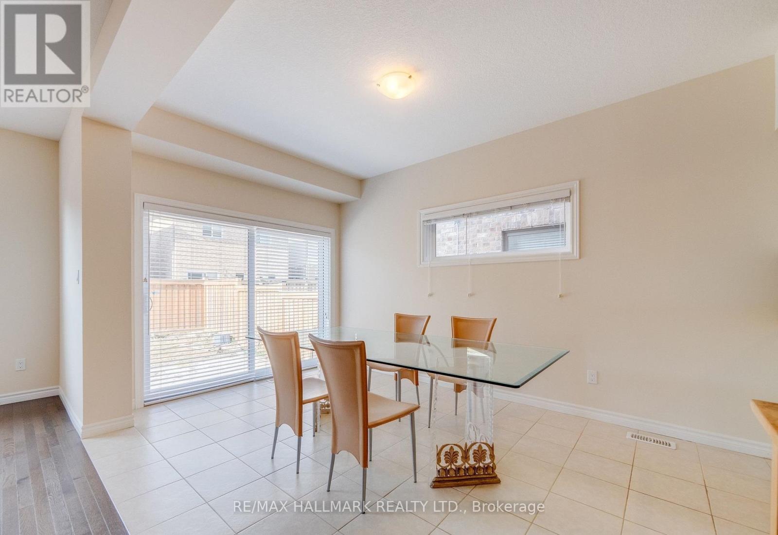 Upper Bdrm - 11 Burcombe Cross, Guelph, Ontario  N1L 0N4 - Photo 11 - X12807742