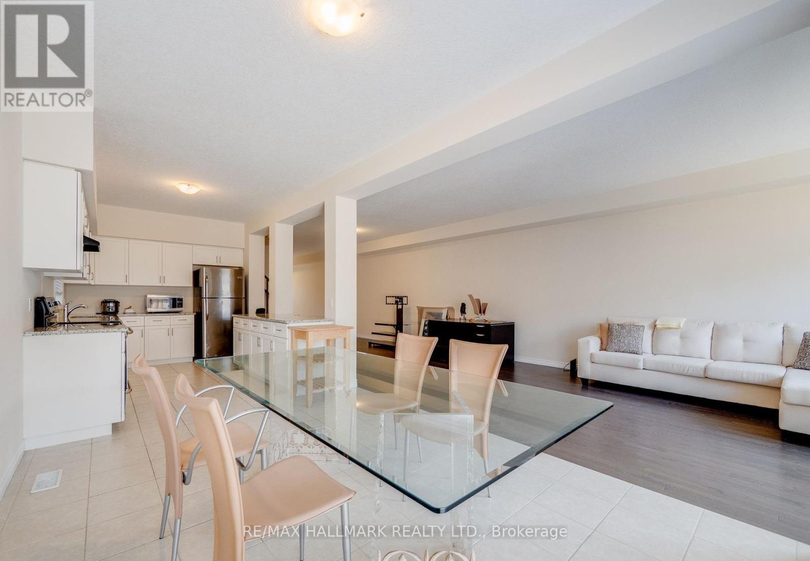 Upper Bdrm - 11 Burcombe Cross, Guelph, Ontario  N1L 0N4 - Photo 12 - X12807742