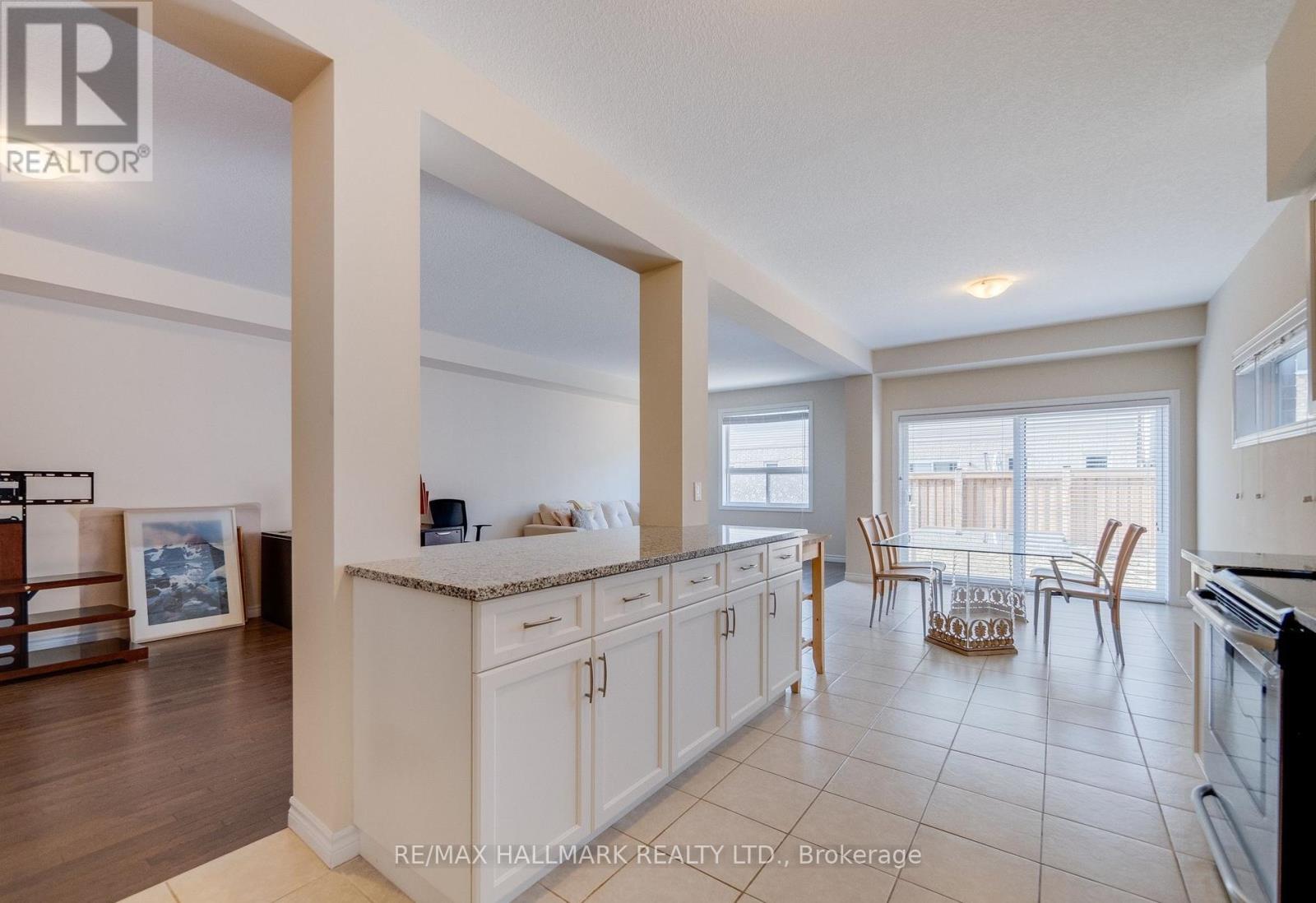 Upper Bdrm - 11 Burcombe Cross, Guelph, Ontario  N1L 0N4 - Photo 14 - X12807742