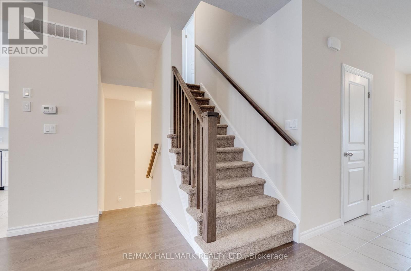 Upper Bdrm - 11 Burcombe Cross, Guelph, Ontario  N1L 0N4 - Photo 15 - X12807742