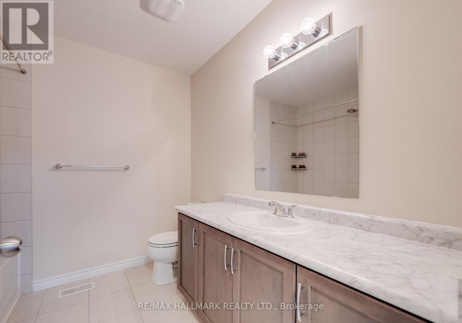 Upper Bdrm - 11 Burcombe Cross, Guelph, Ontario  N1L 0N4 - Photo 17 - X12807742