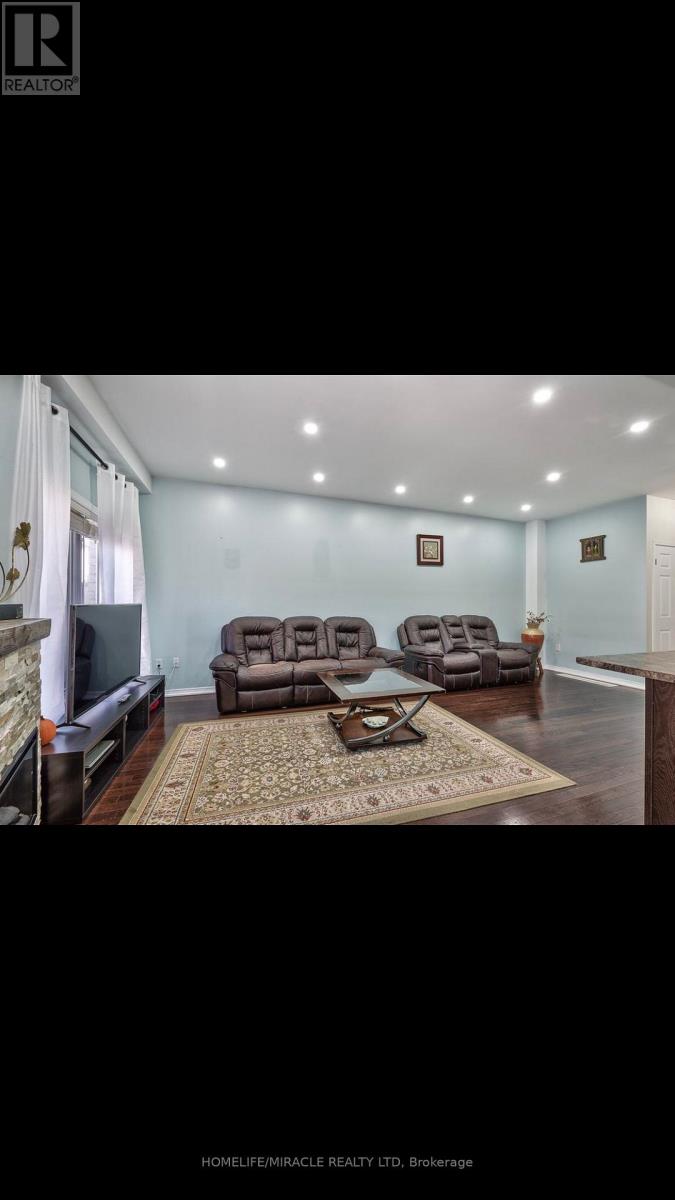 137 Palacebeach Trail, Hamilton, Ontario  L8E 0C3 - Photo 4 - X12807758