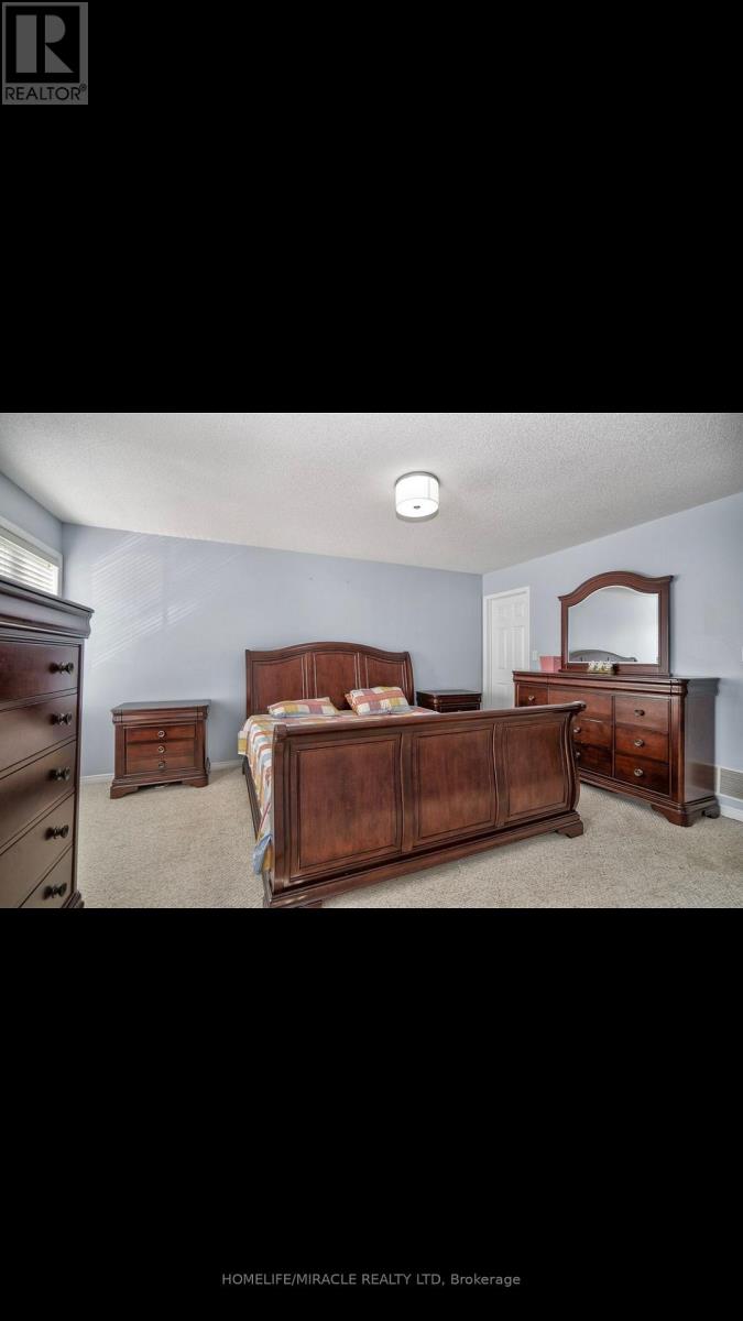 137 Palacebeach Trail, Hamilton, Ontario  L8E 0C3 - Photo 9 - X12807758