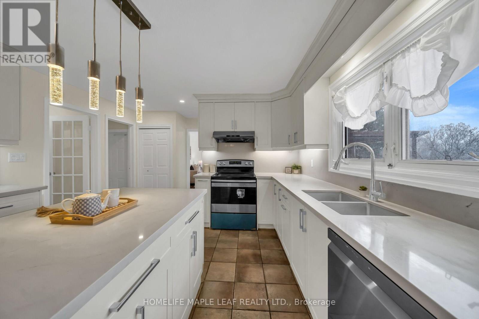 46 Chicopee Terrace, Kitchener, Ontario  N2A 1T4 - Photo 19 - X12807782