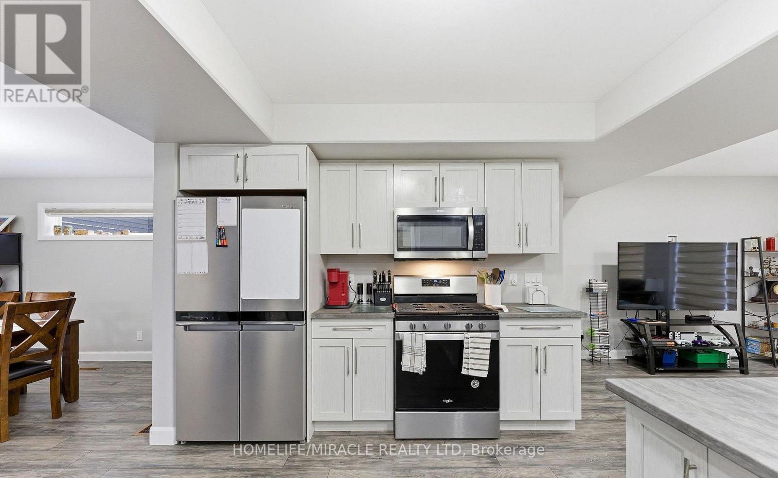 38 Dewal Place, Belleville, Ontario  K8P 0H2 - Photo 11 - X12807784