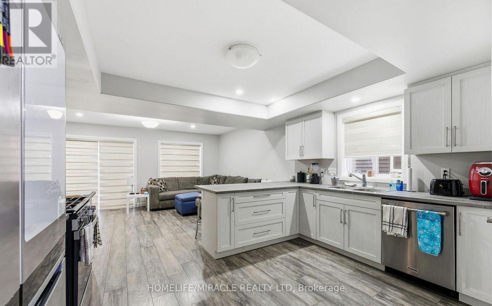 38 Dewal Place, Belleville, Ontario  K8P 0H2 - Photo 8 - X12807784