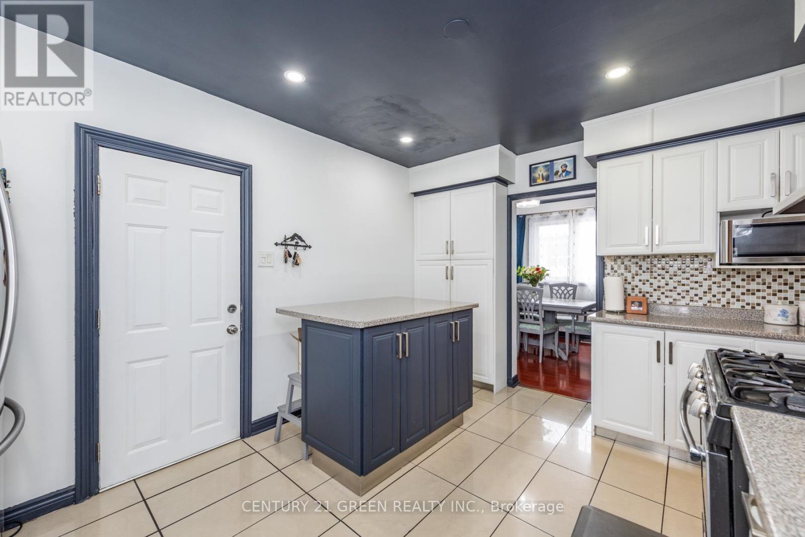 9 Ridgetop Avenue, Brampton, Ontario  L6X 1Z6 - Photo 15 - W12792782