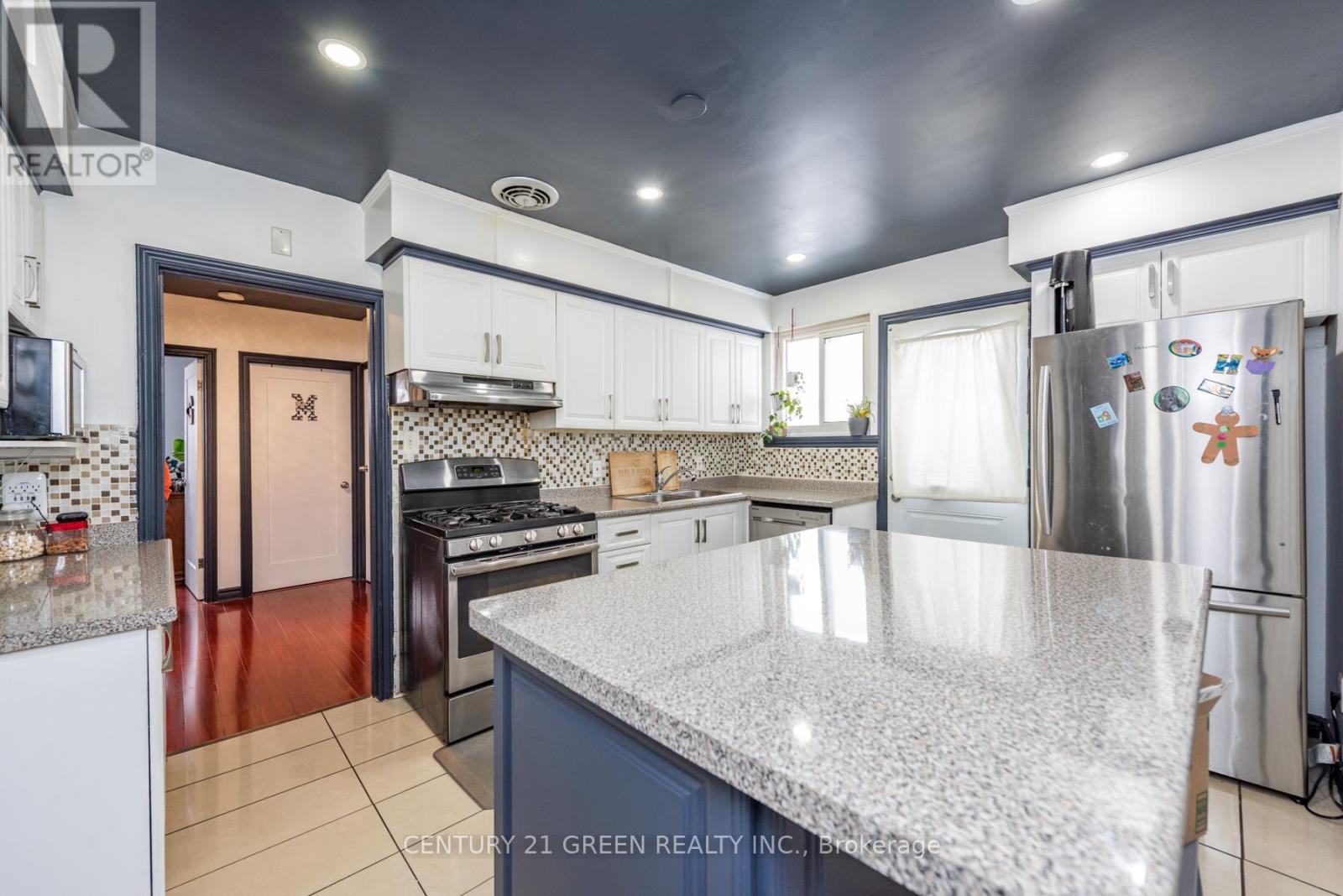 9 Ridgetop Avenue, Brampton, Ontario  L6X 1Z6 - Photo 17 - W12792782