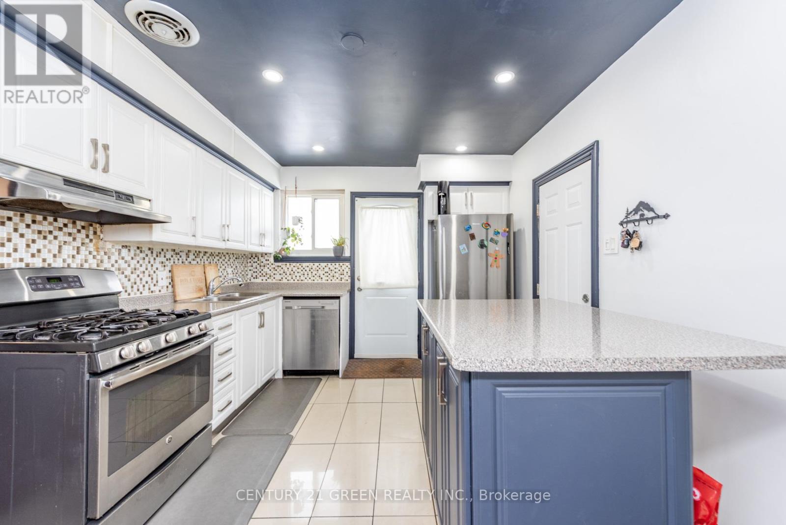 9 Ridgetop Avenue, Brampton, Ontario  L6X 1Z6 - Photo 18 - W12792782