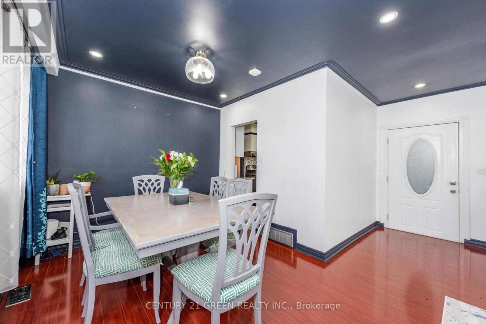 9 Ridgetop Avenue, Brampton, Ontario  L6X 1Z6 - Photo 7 - W12792782