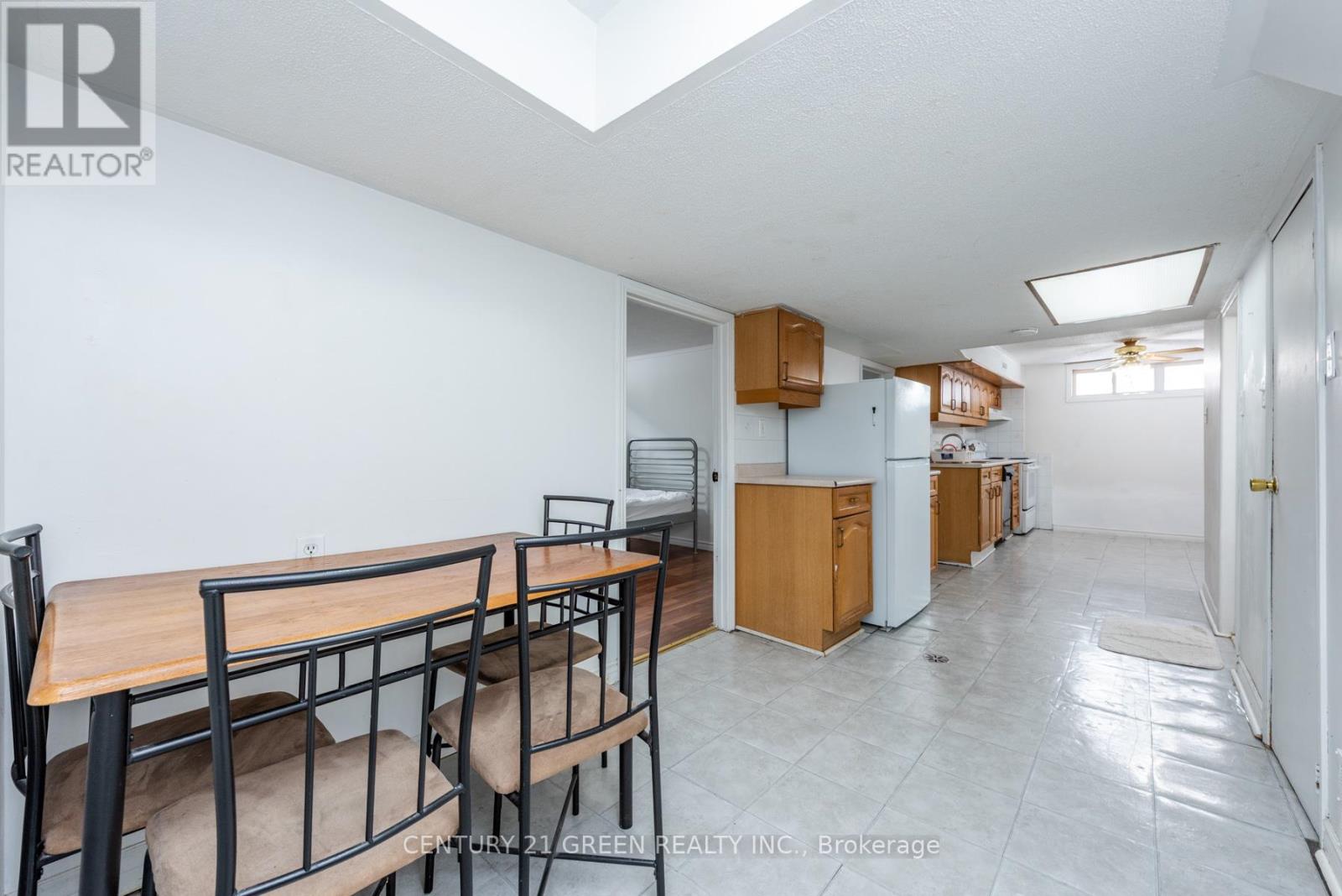 Bsmt - 9 Ridgetop Avenue, Brampton, Ontario  L6X 1Z6 - Photo 11 - W12795556