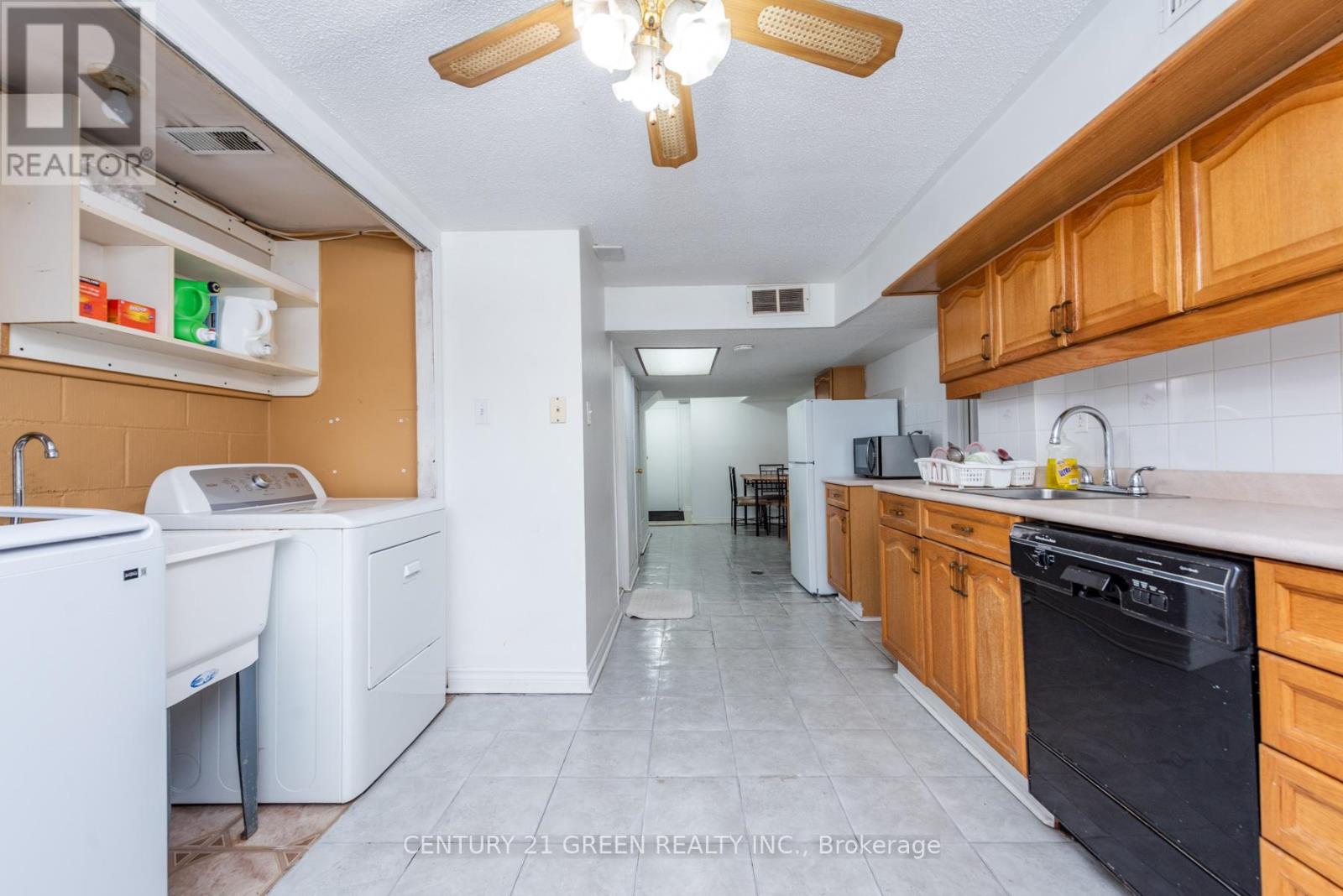 Bsmt - 9 Ridgetop Avenue, Brampton, Ontario  L6X 1Z6 - Photo 5 - W12795556