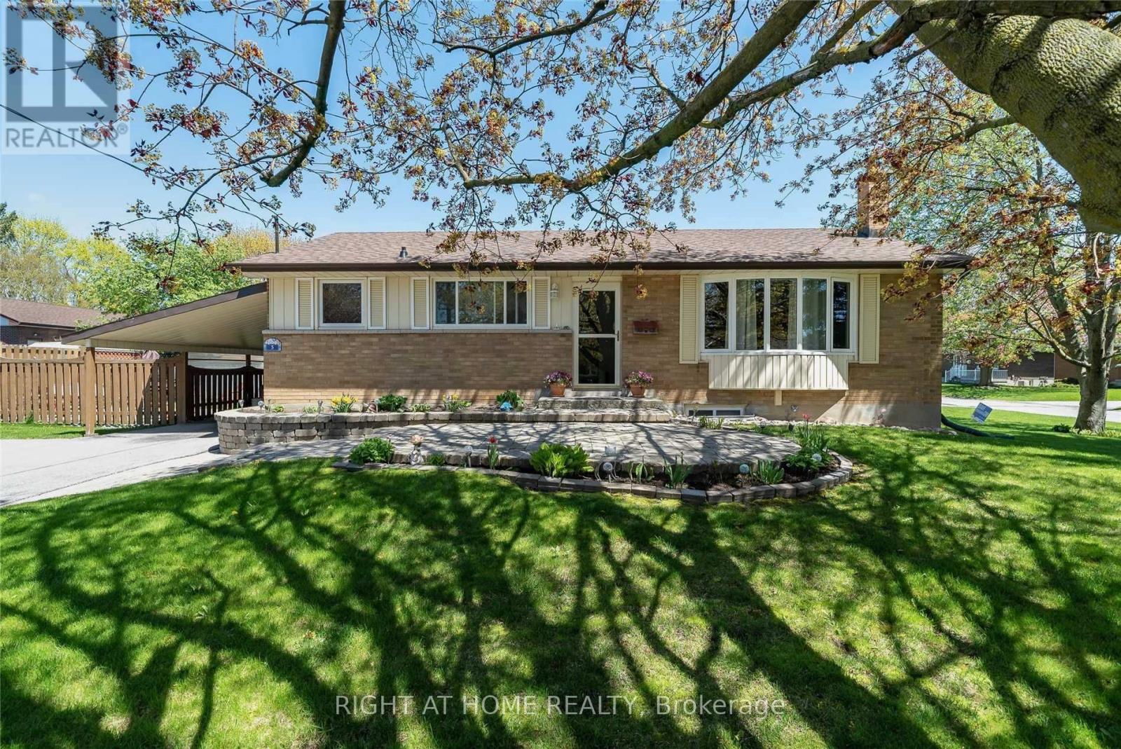 Main Floor - 5 Parkway Crescent, Clarington, Ontario  L1C 1B8 - Photo 1 - E12807830