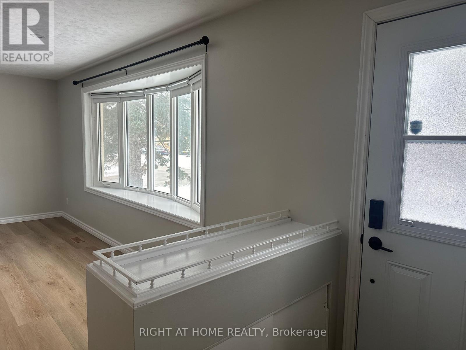 Main Floor - 5 Parkway Crescent, Clarington, Ontario  L1C 1B8 - Photo 3 - E12807830