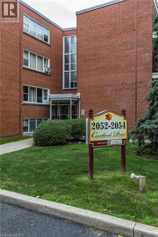 2054 Courtland Drive Unit# 405, Burlington, Ontario  L7R 1R8 - Photo 2 - 40806678