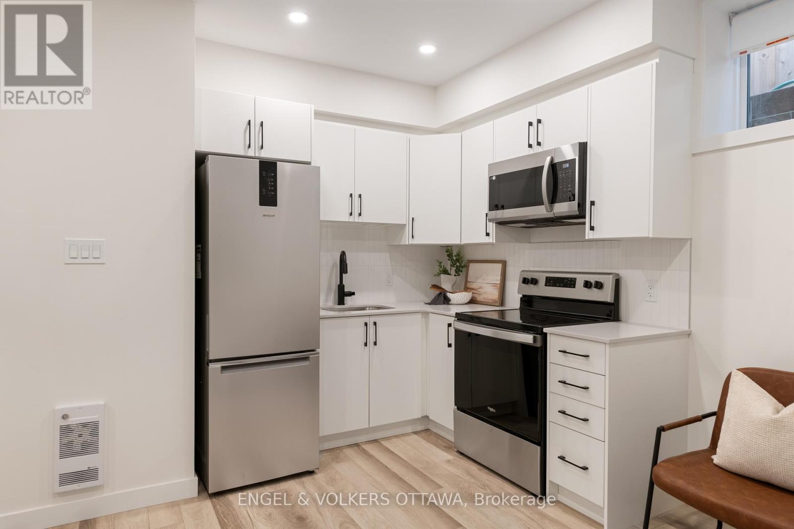 B - 90 Hamilton Avenue N, Ottawa, Ontario  K1Y 1B9 - Photo 12 - X12807840