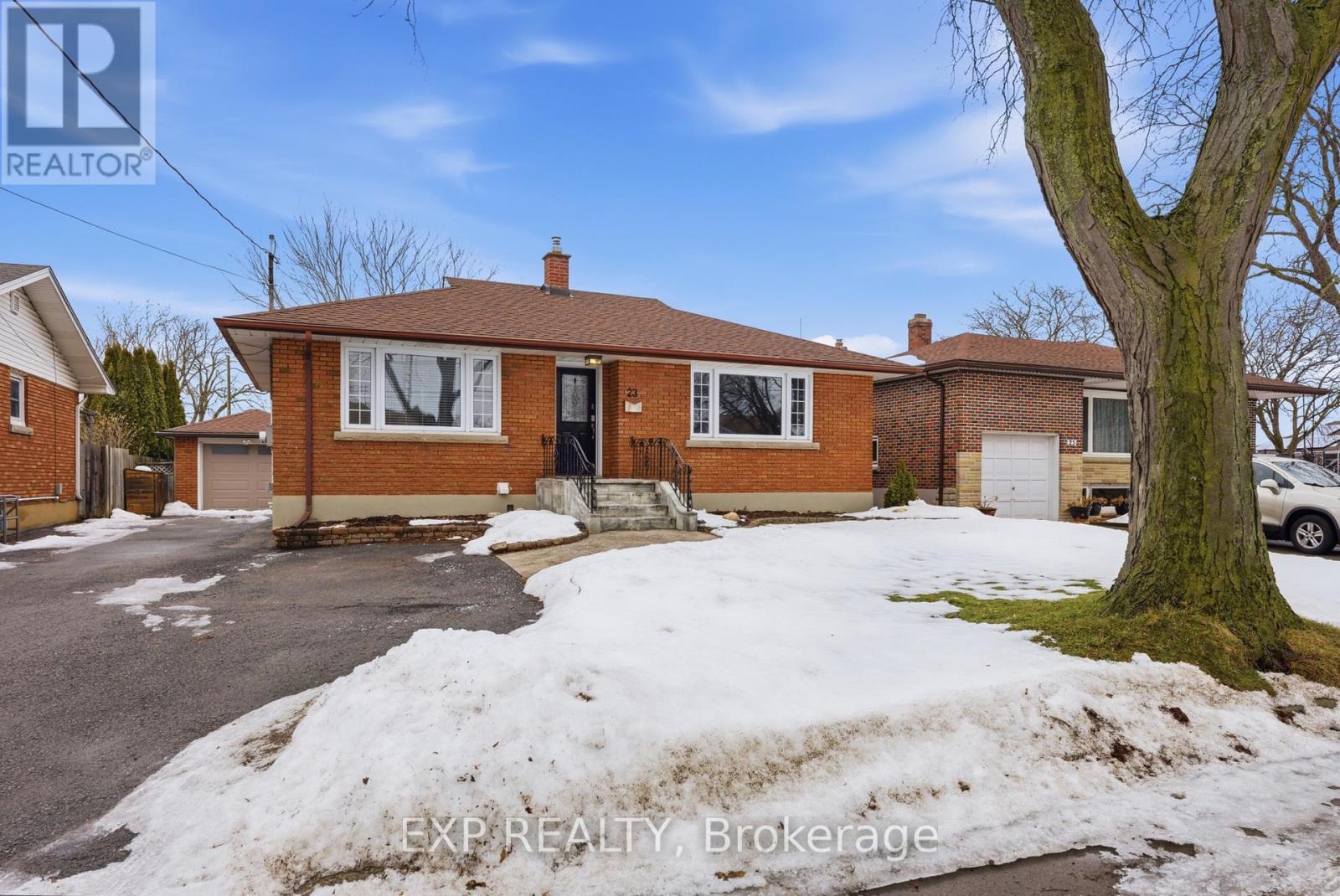 23 CHALMERS STREET, St. Catharines, Ontario