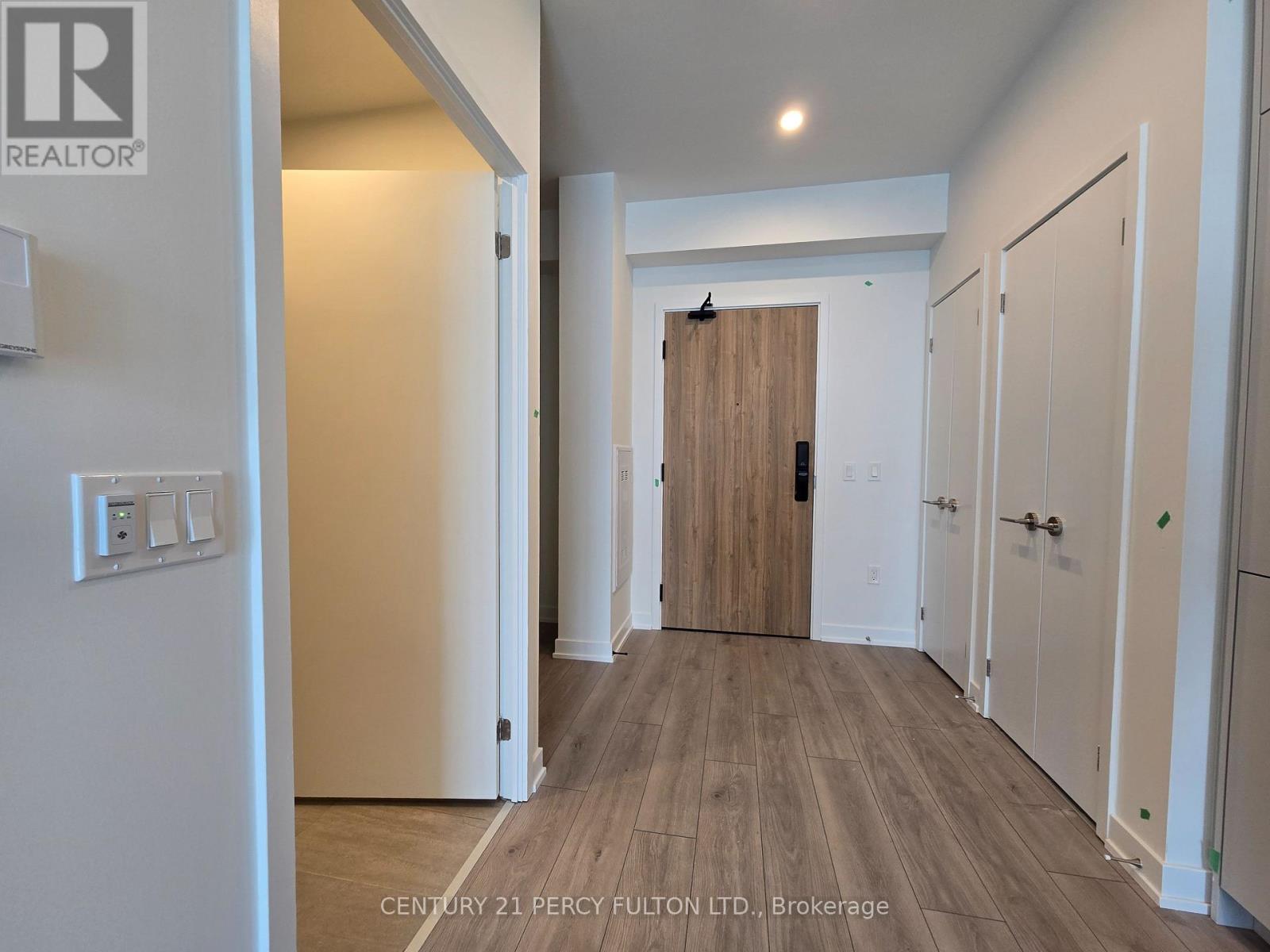 1905 - 1 Fairview Road E, Mississauga, Ontario  L5A 4C6 - Photo 5 - W12807582