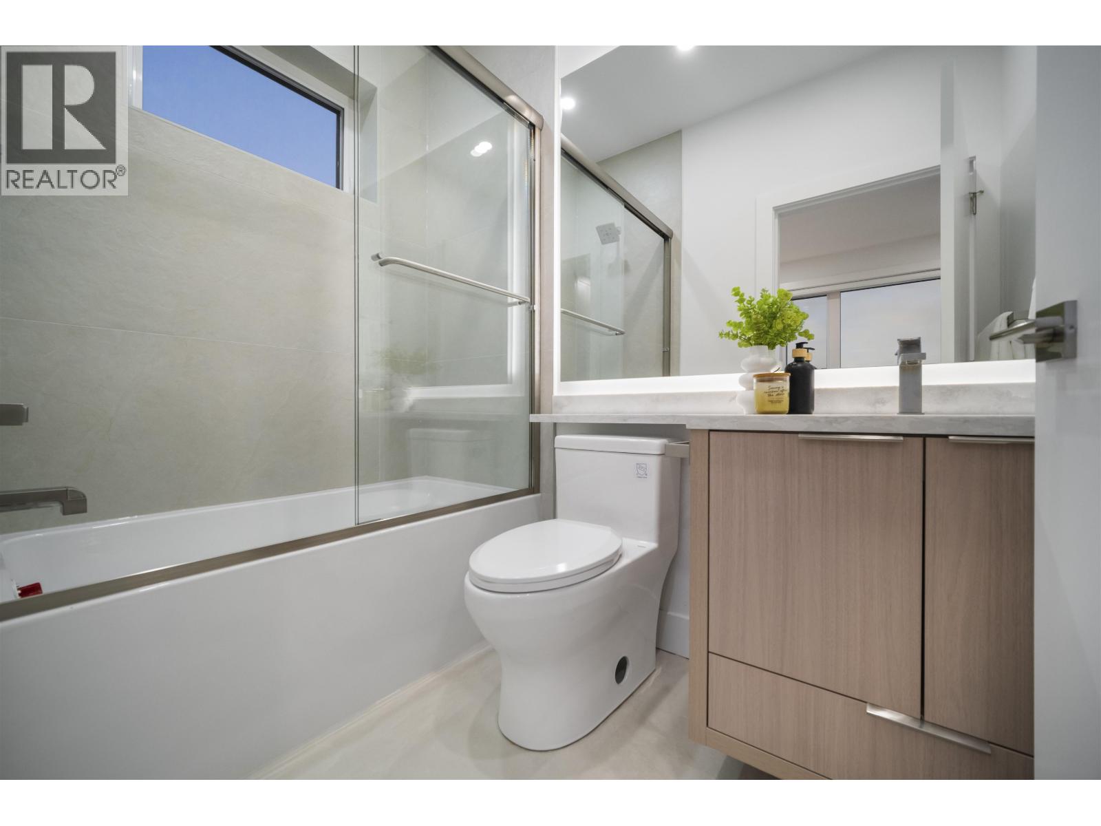 1 3623 Triumph Street, Vancouver, British Columbia  V5K 1V4 - Photo 12 - R3092096