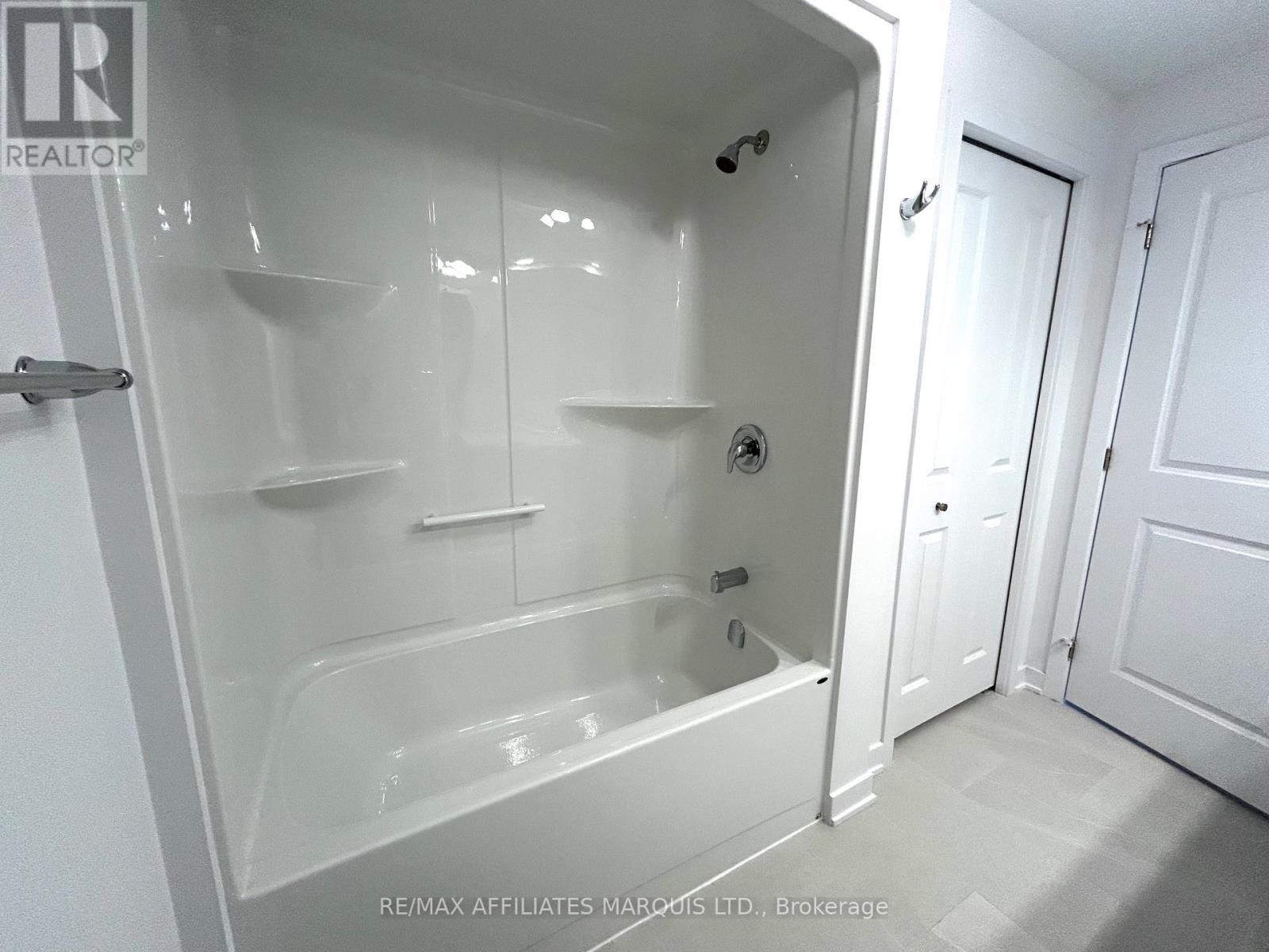 204 - 229 Water Street E, Cornwall, Ontario  K6H 1A2 - Photo 13 - X12805824