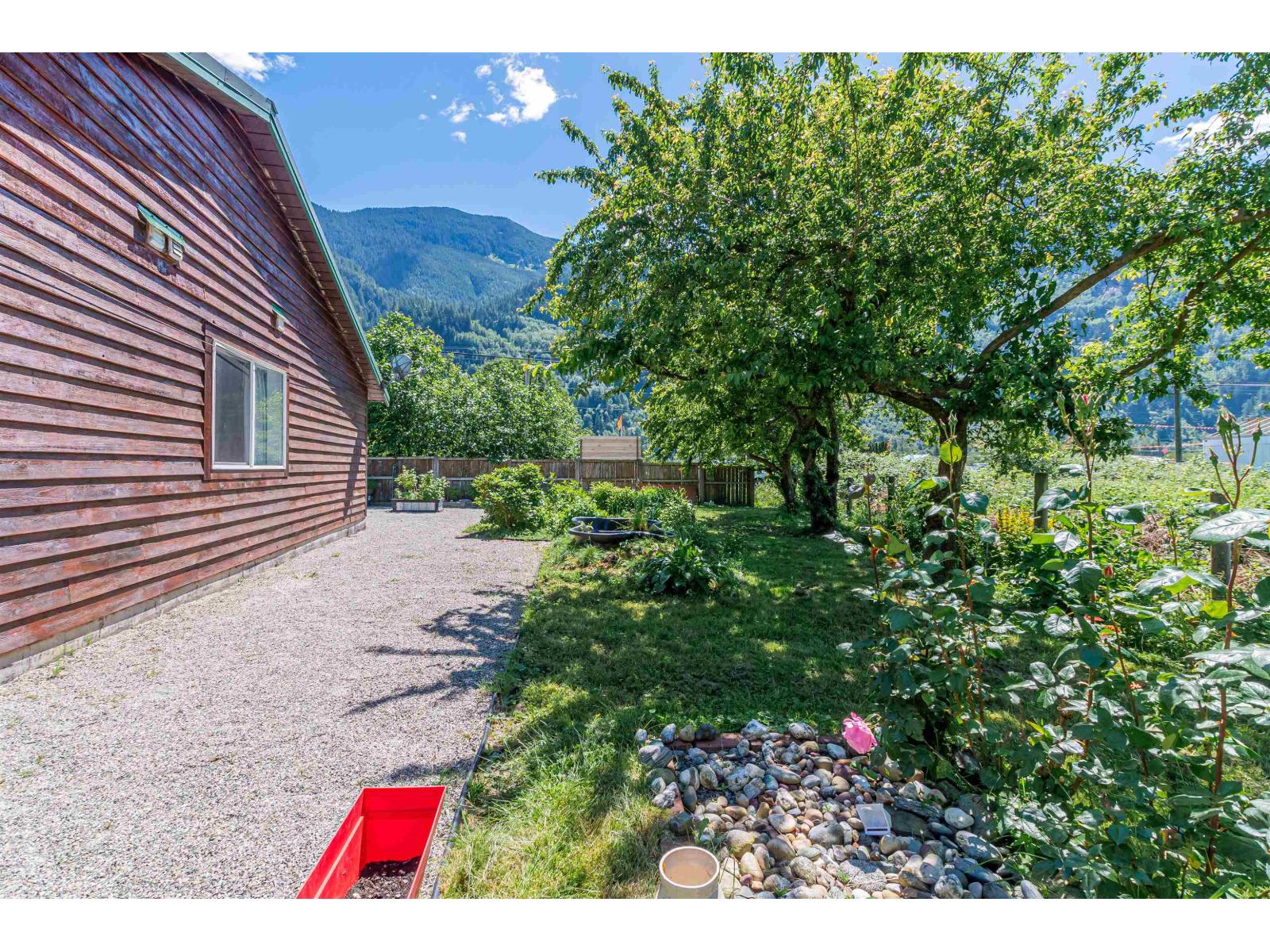 58465 Laidlaw Road, Laidlaw, Laidlaw, British Columbia  V0X 1L2 - Photo 6 - R3092028