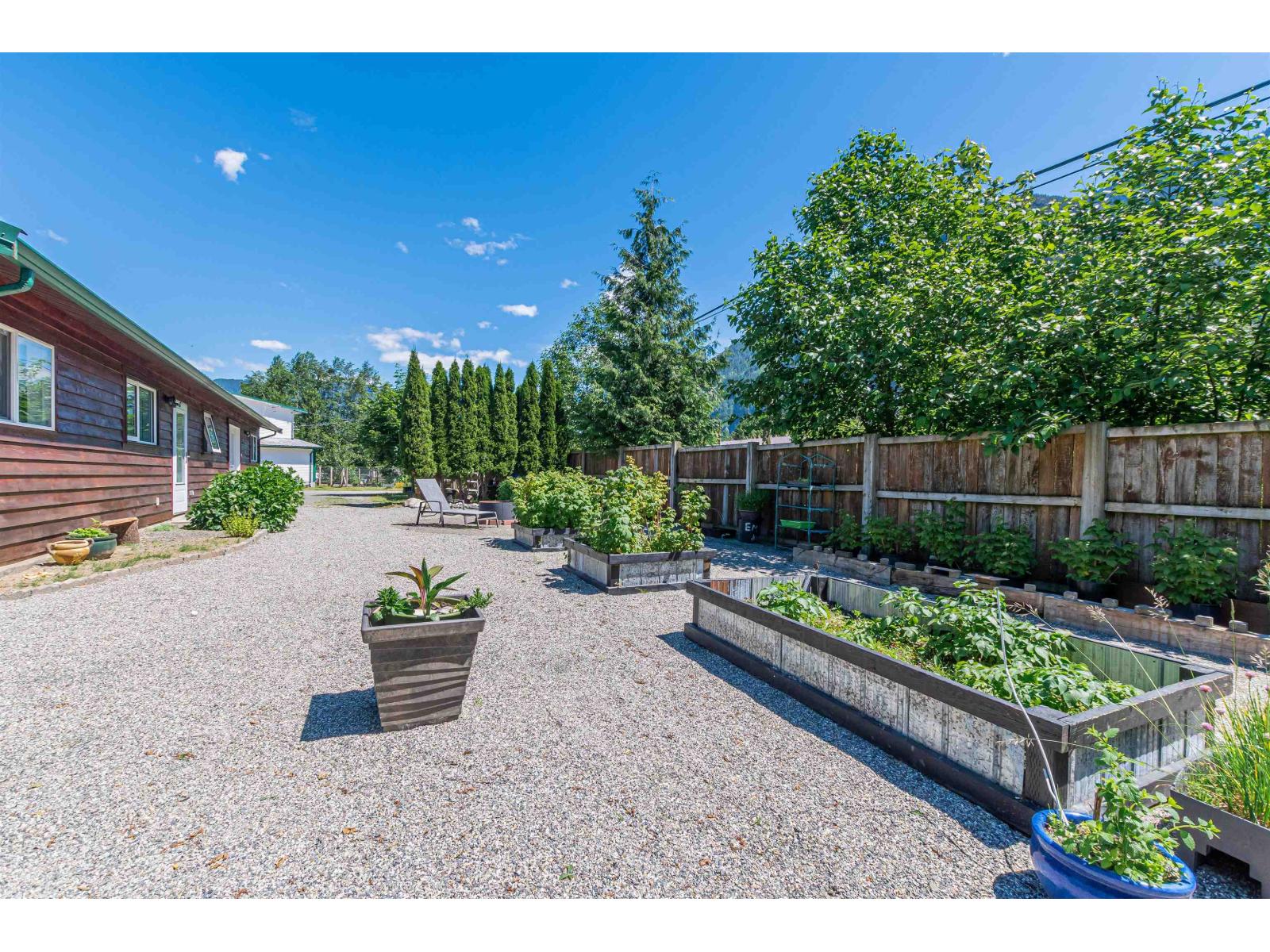 58465 Laidlaw Road, Laidlaw, Laidlaw, British Columbia  V0X 1L2 - Photo 4 - R3092028