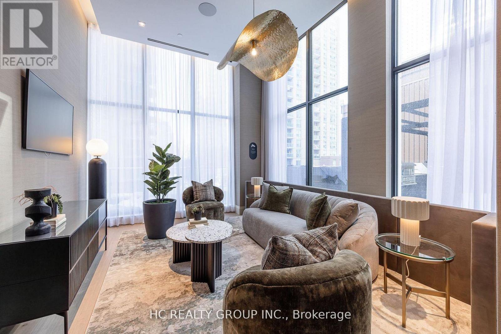 2004 - 36 OLIVE AVENUE, Toronto, Ontario