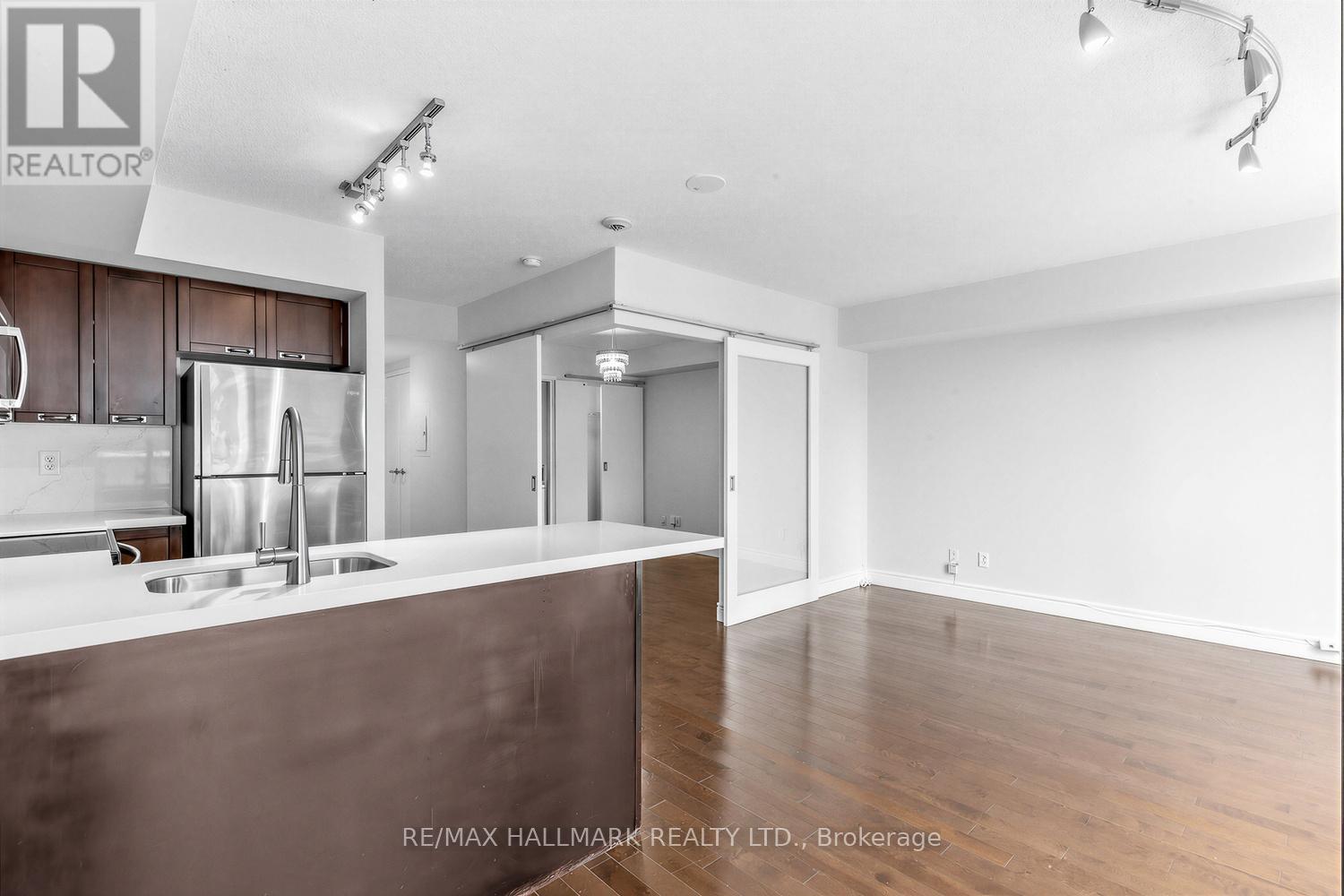 710 - 75 Dalhousie Street, Toronto, Ontario  M5B 2R9 - Photo 9 - C12807880