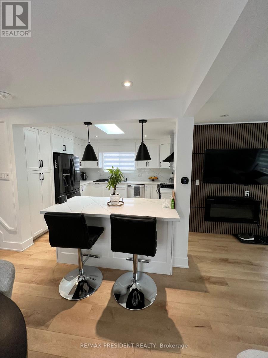 1 - 27 Drayton Crescent, Brampton, Ontario  L6T 3G6 - Photo 4 - W12807444