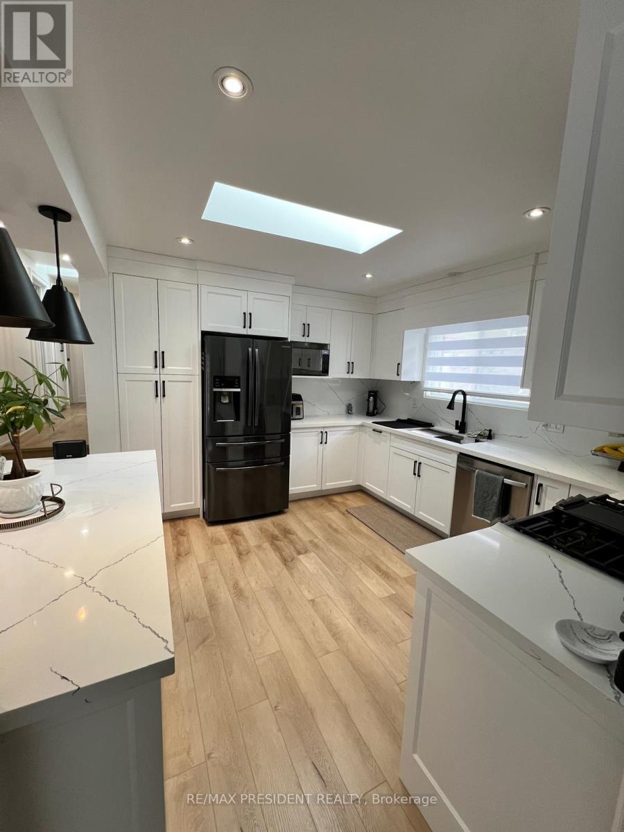 1 - 27 Drayton Crescent, Brampton, Ontario  L6T 3G6 - Photo 5 - W12807444