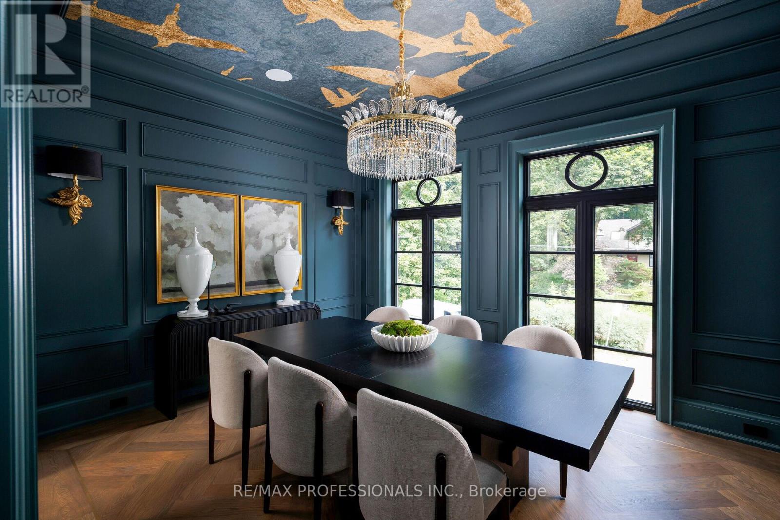 30 Dacre Crescent, Toronto, Ontario  M6S 2W1 - Photo 7 - W12807838