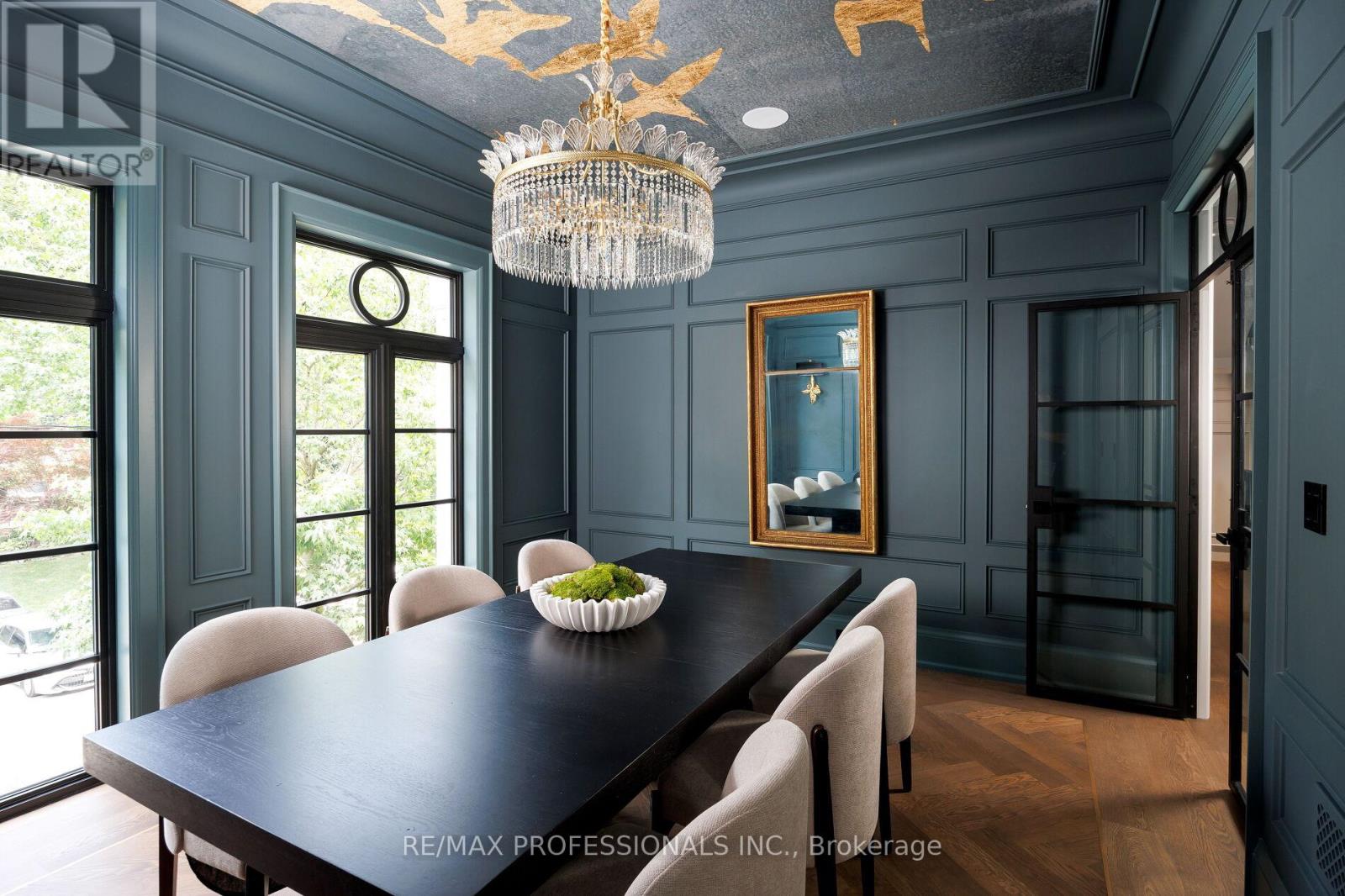 30 Dacre Crescent, Toronto, Ontario  M6S 2W1 - Photo 8 - W12807838