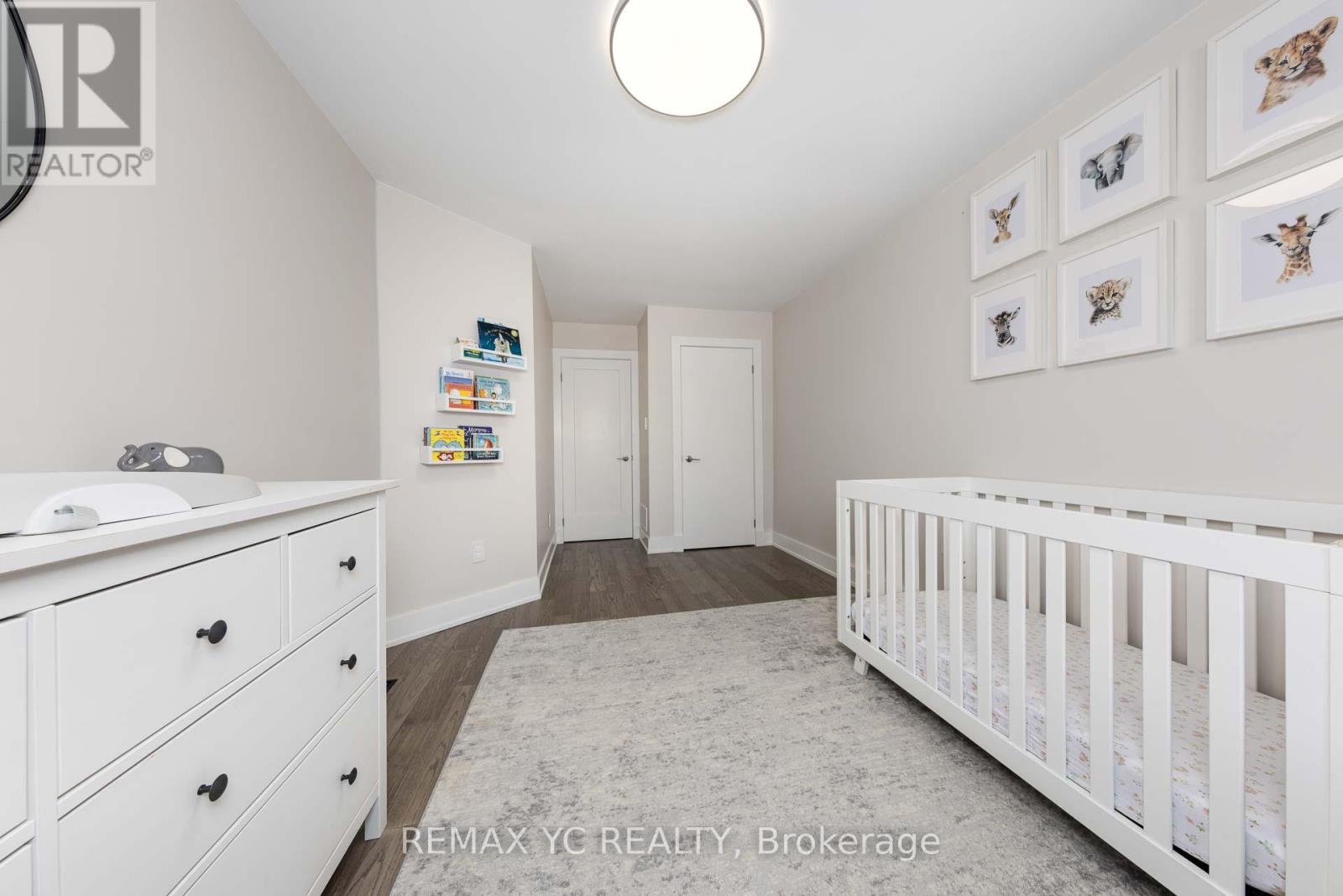 7042 Guildhall Court, Mississauga, Ontario  L5N 6Y7 - Photo 17 - W12807842