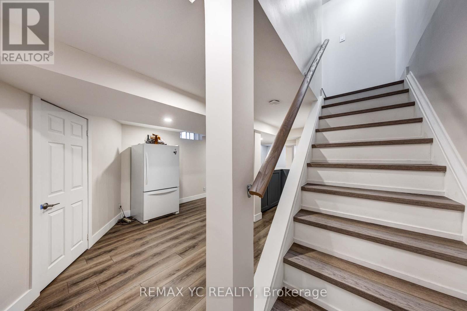 7042 Guildhall Court, Mississauga, Ontario  L5N 6Y7 - Photo 25 - W12807842