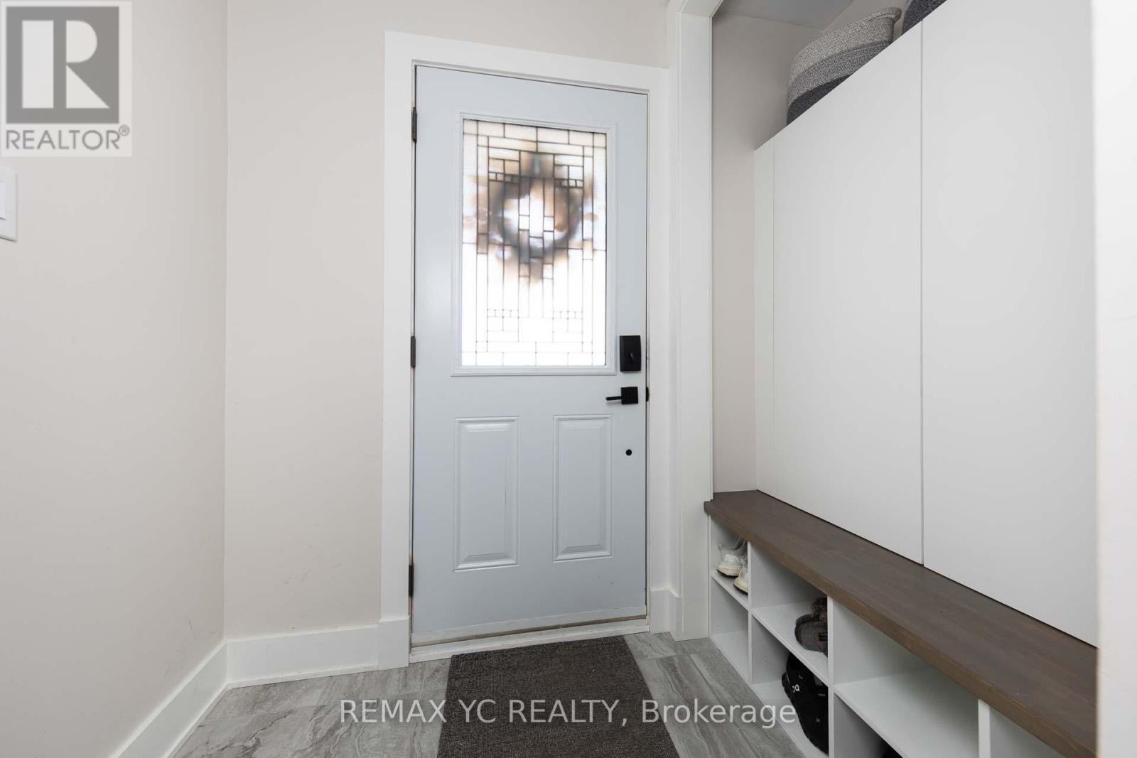 7042 Guildhall Court, Mississauga, Ontario  L5N 6Y7 - Photo 3 - W12807842