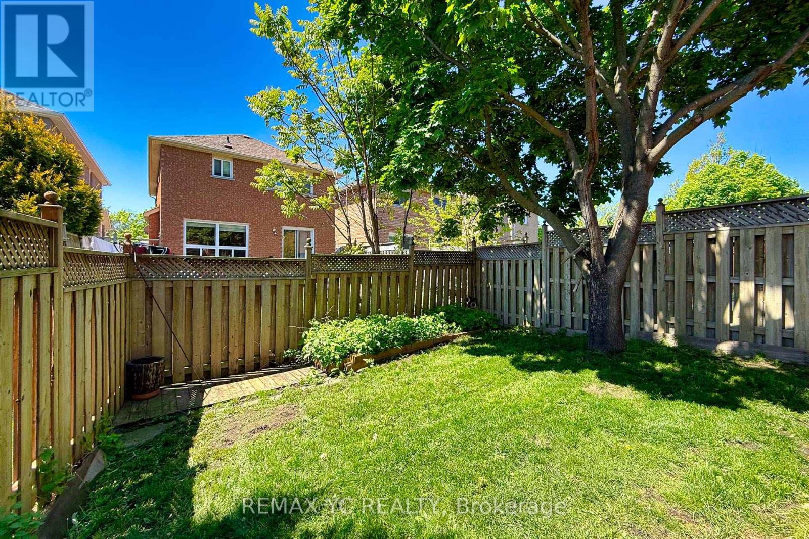 7042 Guildhall Court, Mississauga, Ontario  L5N 6Y7 - Photo 36 - W12807842