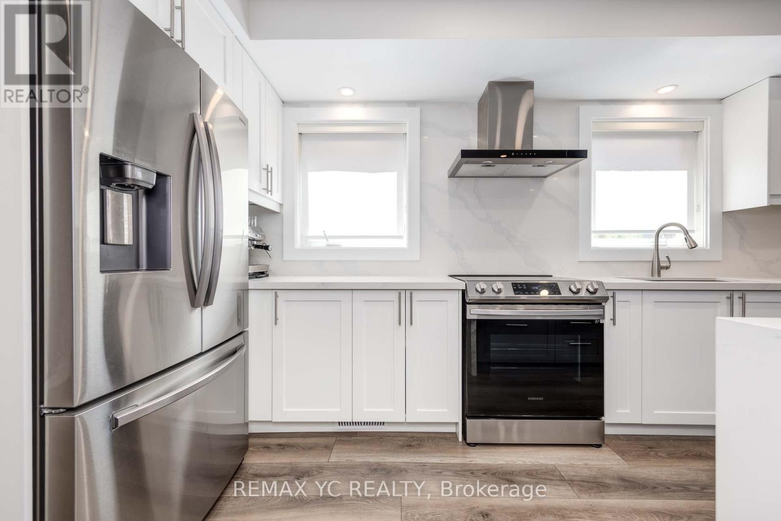 7042 Guildhall Court, Mississauga, Ontario  L5N 6Y7 - Photo 7 - W12807842